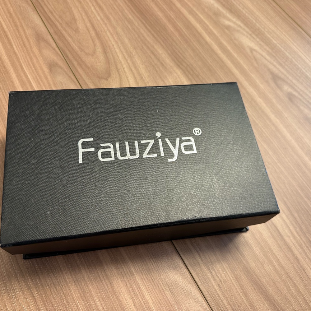 Fawziya Gold Clutch